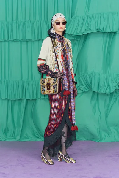 Look 60